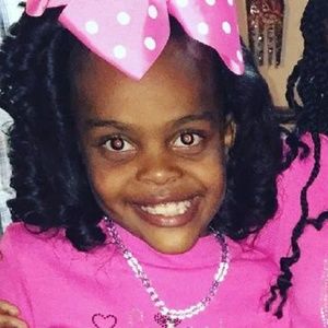 Meet your Posher, Lamaya